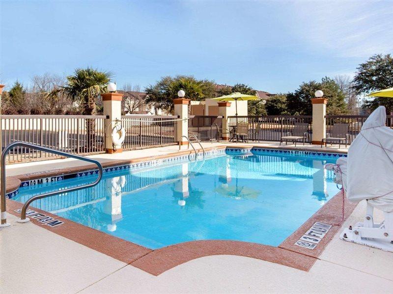 Quality Inn & Suites Montgomery East Carmichael Rd Eksteriør bilde