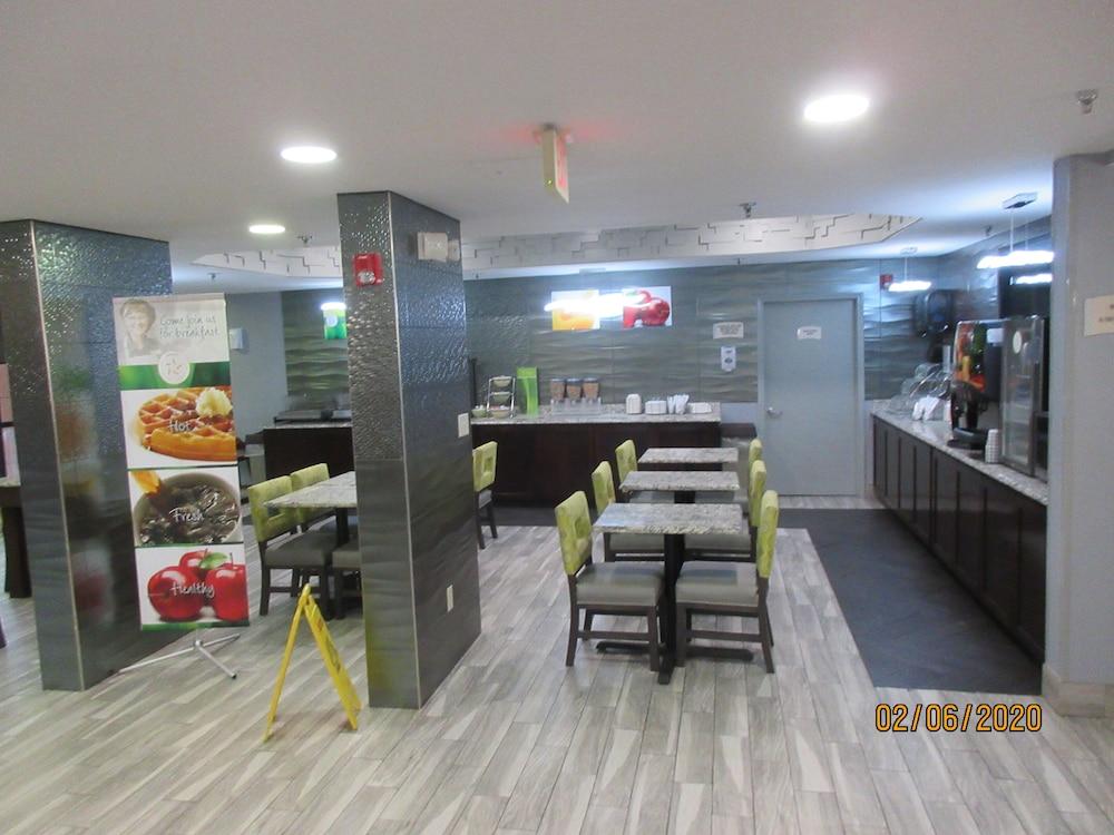 Quality Inn & Suites Montgomery East Carmichael Rd Eksteriør bilde
